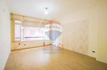 Apartment - 2 Bedrooms - 1 Bathroom for sale in Sidi Gaber St. - Sidi Gaber - Hay Sharq - Alexandria