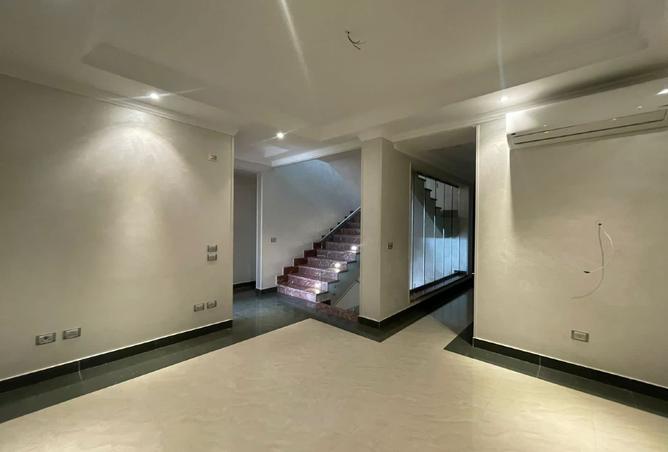 8429820 - Property Image 2