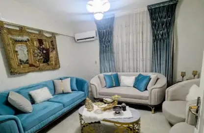 شقة - 3 غرف نوم - 3 حمامات للايجار في شارع يوسف السباعي - الرحاب المرحلة الأولى - الرحاب - مدينة القاهرة الجديدة - القاهرة