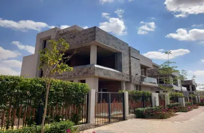 Villa - 5 Bedrooms - 4 Bathrooms for sale in Sun Capital - Fayoum Desert road - 6 October City - Giza