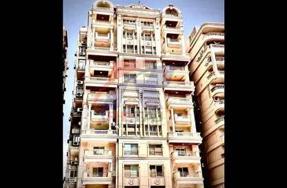 Apartment - 4 Bedrooms - 3 Bathrooms for sale in Ahmed Fakhry St. - 6th Zone - Nasr City - Cairo