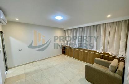 Apartment - Studio - 2 Bathrooms for rent in Al Bahr Al Aazam  St. - Giza District - Ganoub El Giza - Giza