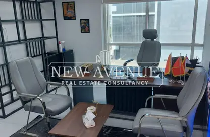 مساحات مكتبية - استوديو - 1 حمام للبيع في بيزنس بلاس - شارع التسعين الشمالي - التجمع الخامس - مدينة القاهرة الجديدة - القاهرة
