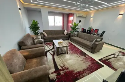 شقة - 2 غرف نوم - 1 حمام للايجار في حدائق المهندسين - الحي الرابع - الشيخ زايد - الجيزة