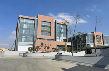 Office Space - Studio - 2 Bathrooms for sale in Three Sixty - 5th Settlement Compounds - The 5th Settlement - New Cairo City - Cairo