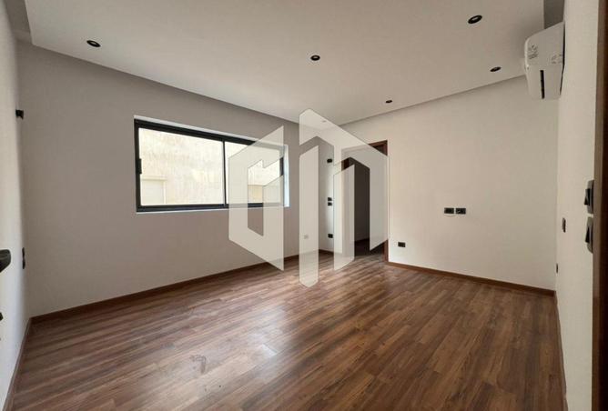 8220367 - Property Image 2