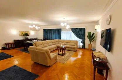 شقة - 3 غرف نوم - 2 حمامات للبيع في شارع شهاب - المهندسين - الجيزة
