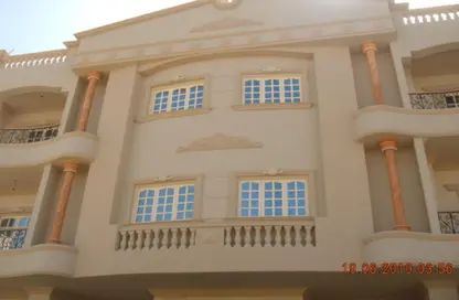 Roof - 3 Bedrooms - 3 Bathrooms for sale in Naguib Al Rihani St. - Al Narges 7 - Al Narges - New Cairo City - Cairo