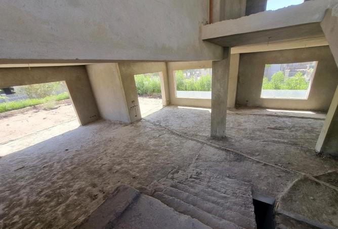 8042990 - Property Image 2