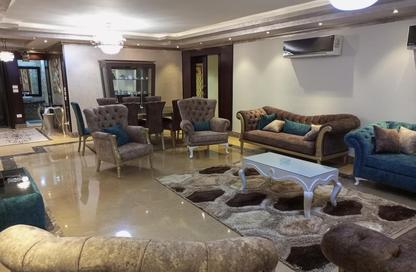 شقة - 3 غرف نوم - 3 حمامات للايجار في شارع شهاب - المهندسين - الجيزة