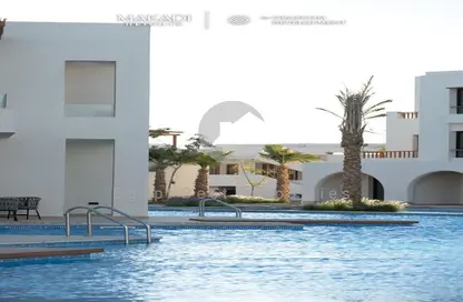 Chalet - 2 Bedrooms - 3 Bathrooms for sale in Makadi Orascom Resort - Makadi - Hurghada - Red Sea