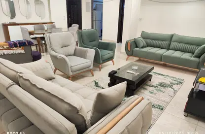 شقة - 3 غرف نوم - 3 حمامات للبيع في شارع التحرير - الدقي - الجيزة