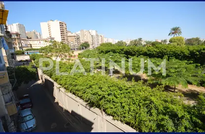 Apartment - 5 Bedrooms - 2 Bathrooms for sale in Ibn Al Barizi St. - Sporting - Hay Sharq - Alexandria