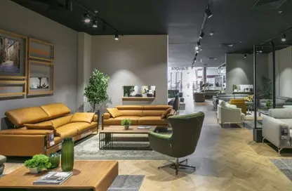 معرض - استوديو - 2 حمامات للايجار في شارع التسعين الجنوبي - التجمع الخامس - مدينة القاهرة الجديدة - القاهرة