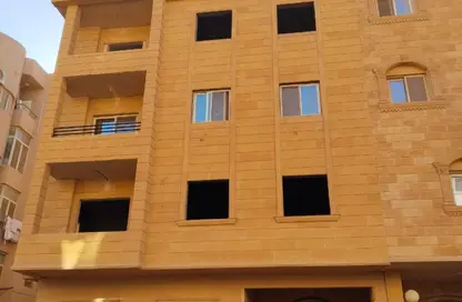 Apartment - 2 Bedrooms - 1 Bathroom for sale in Abou El Houl - New Cairo City - Cairo