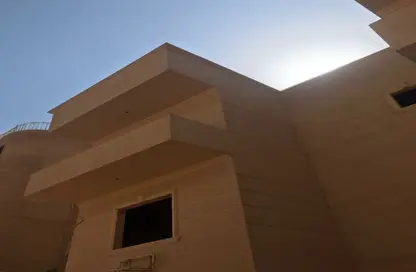 فيلا - 8 غرف نوم - 7 حمامات للبيع في لافيدا البستان - محور 26 يوليو - مدينة 6 أكتوبر - الجيزة