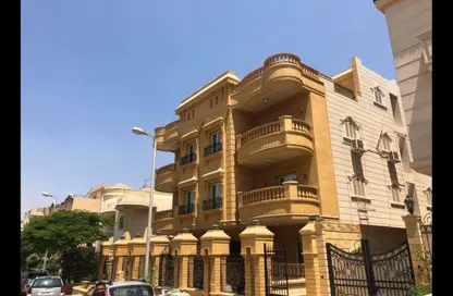 Apartment - 3 Bedrooms - 3 Bathrooms for sale in Al Narges 1 - Al Narges - New Cairo City - Cairo