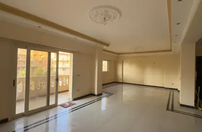 Apartment - 4 Bedrooms - 3 Bathrooms for rent in Touristic Zone 4 - Touristic Zone - Al Motamayez District - 6 October City - Giza