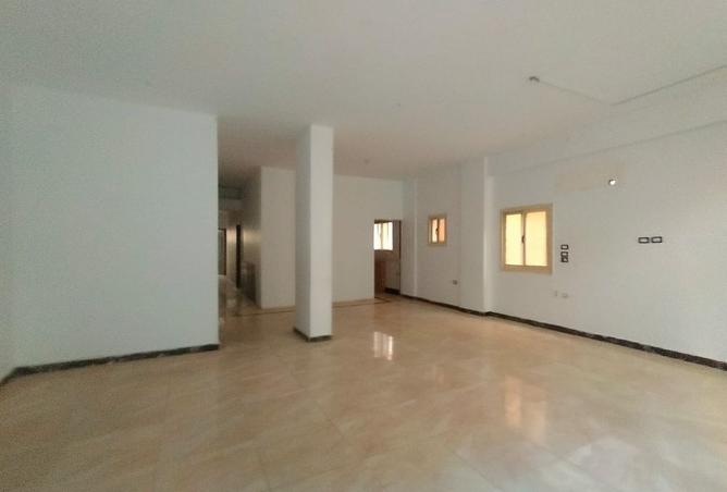 8220366 - Property Image 2