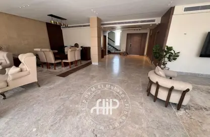 Villa - 4 Bedrooms - 3 Bathrooms for sale in Royal City - Sheikh Zayed Compounds - Sheikh Zayed City - Giza Villa - 4 Bedrooms - 3 Bathrooms for sale in Royal City - Sheikh Zayed Compounds - Sheikh Zayed City - Giza