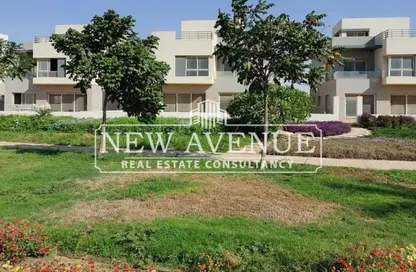 Villa - 4 Bedrooms - 2 Bathrooms for sale in The Residences - Hyde Park - New Cairo City - Cairo