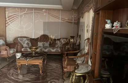 شقة - 3 غرف نوم - 3 حمامات للبيع في سابا باشا - حي شرق - الاسكندرية