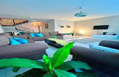 Penthouse - 3 Bedrooms - 4 Bathrooms for rent in Midtown - South Investors Area - New Cairo City - Cairo
