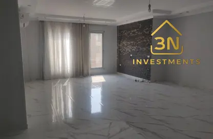 Apartment - 2 Bedrooms - 2 Bathrooms for rent in Palm Hills Village Gate - South Investors Area - New Cairo City - Cairo