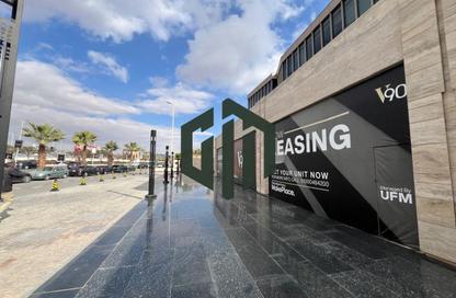Shop - Studio - 2 Bathrooms for rent in V90 - North Teseen St. - The 5th Settlement - New Cairo City - Cairo