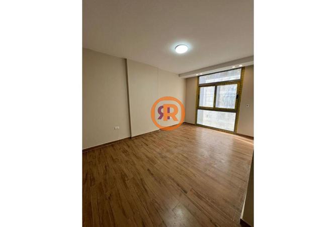 8013167 - Property Image 2