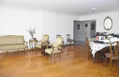 Apartment - 4 Bedrooms - 3 Bathrooms for rent in Winget st. - Bolkly - Hay Sharq - Alexandria