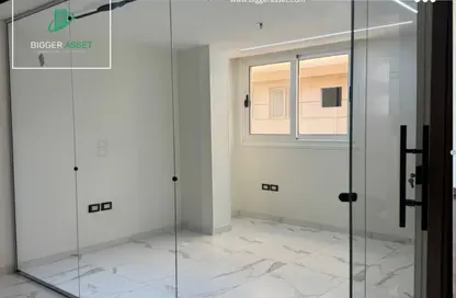 Office Space - Studio - 1 Bathroom for rent in 50th Street - Zahraa El Maadi - Hay El Maadi - Cairo