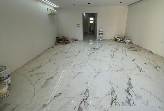 8403987 - Property Image 2