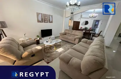 Apartment - 2 Bedrooms - 2 Bathrooms for rent in Ismail Mohamed St. - Zamalek - Cairo