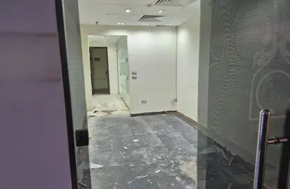محل تجاري - استوديو - 1 حمام للايجار في شارع مجمع البنوك - شارع التسعين الجنوبي - التجمع الخامس - مدينة القاهرة الجديدة - القاهرة