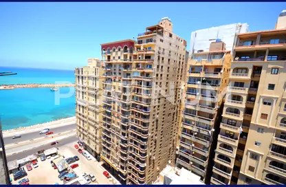 شقة - 3 غرف نوم - 2 حمامات للبيع في شارع الشهيد عدنان مدني - سيدي بشر - حي اول المنتزة - الاسكندرية