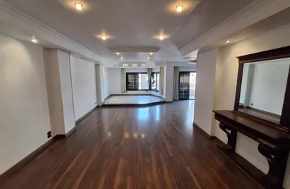 شقة - 3 غرف نوم - 3 حمامات للبيع في شارع ابن سينا - ميدان الاسماعيليه - مصر الجديدة - القاهرة شقة - 3 غرف نوم - 3 حمامات للبيع في شارع ابن سينا - ميدان الاسماعيليه - مصر الجديدة - القاهرة