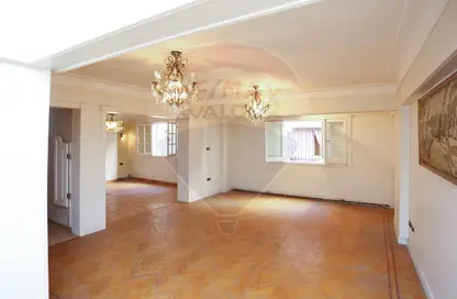 شقة - 3 غرف نوم - 1 حمام للبيع في ميامي - حي اول المنتزة - الاسكندرية