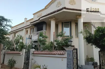 فيلا - 5 غرف نوم - 3 حمامات للايجار في كمبوندات الشروق - مدينة الشروق - القاهرة