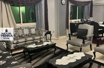 شقة - 3 غرف نوم - 2 حمامات للبيع في المستثمر الصغير - الحي العاشر - الشيخ زايد - الجيزة