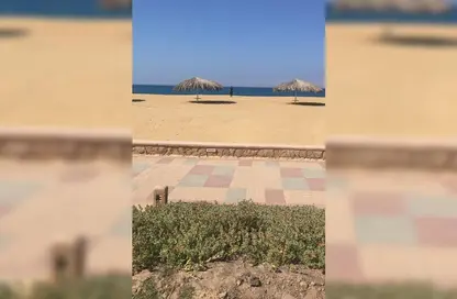 منزل مزدوج - 3 غرف نوم - 3 حمامات للبيع في تلال السخنة - العين السخنة - السويس
