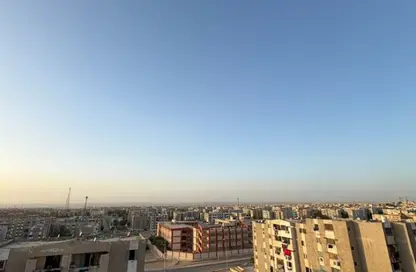 شقة - 2 غرف نوم - 2 حمامات للبيع في المجاورة ب - الحي الثاني غرب - مدينة الشروق - القاهرة