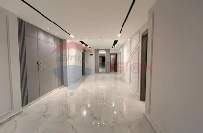 شقة - 3 غرف نوم - 2 حمامات للبيع في شارع محمد نجيب - سيدي بشر - حي اول المنتزة - الاسكندرية