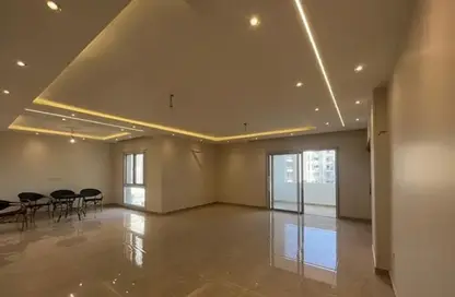 Apartment - 3 Bedrooms - 3 Bathrooms for rent in The Residences - Hyde Park - New Cairo City - Cairo