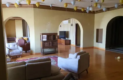 Apartment - 3 Bedrooms - 3 Bathrooms for rent in Area B - Ganoob El Acadimia - New Cairo City - Cairo