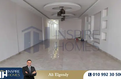 Apartment - 3 Bedrooms - 2 Bathrooms for rent in Zaki Ragab St. - Smouha - Hay Sharq - Alexandria