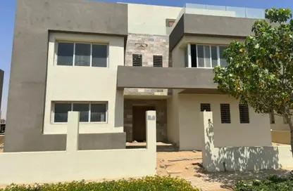 Villa - 6 Bedrooms - 5 Bathrooms for sale in Hyde Park - 5th Settlement Compounds - The 5th Settlement - New Cairo City - Cairo