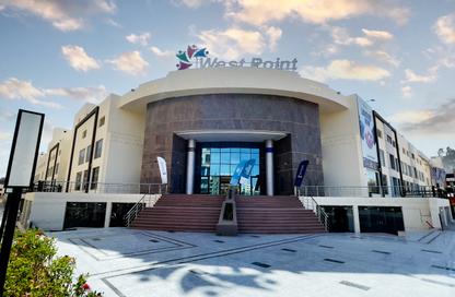 Retail - Studio - 2 Bathrooms for rent in Central Axis - 5th District - 6 October City - Giza