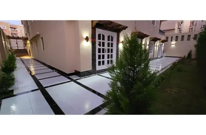 Apartment - 3 Bedrooms - 2 Bathrooms for rent in 8th District - Sheikh Zayed City - Giza