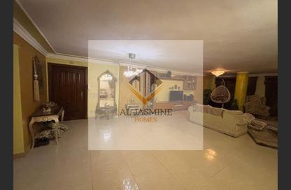 Apartment - 3 Bedrooms - 3 Bathrooms for sale in Gate 1 - Khofo - Hadayek El Ahram - Giza
